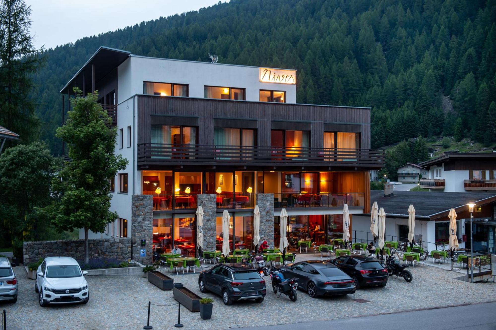 Bed & Breakfast Hotel Nives Sulden Exteriör bild